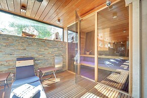 Mala Anglia Deluxe Rooms & SPA