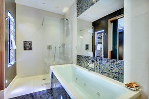 Mala Anglia Deluxe Rooms & SPA