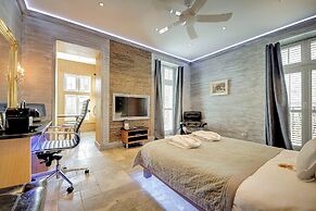 Mala Anglia Deluxe Rooms & SPA