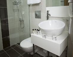 Golden Rain Hotel Old City