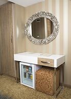 Golden Rain Hotel Old City