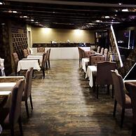 Golden Rain Hotel Old City