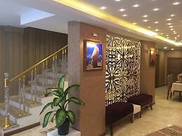 Golden Rain Hotel Old City