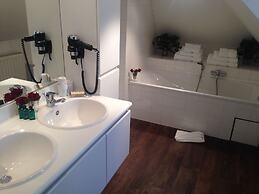 Canalside House - Luxury Guesthouse