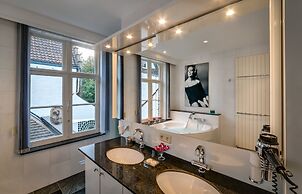 Canalside House - Luxury Guesthouse