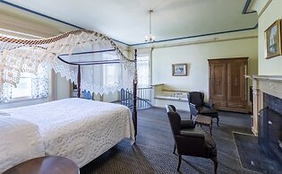 White Springs Manor a Belhurst Property