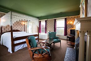 White Springs Manor a Belhurst Property