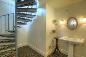 White Springs Manor a Belhurst Property