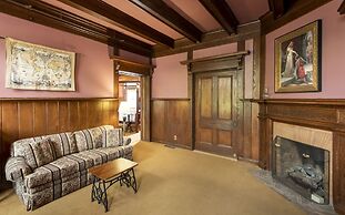 White Springs Manor a Belhurst Property