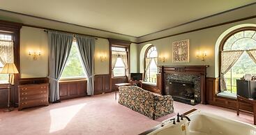 White Springs Manor a Belhurst Property