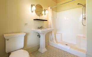 White Springs Manor a Belhurst Property