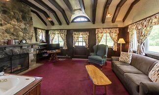 White Springs Manor a Belhurst Property