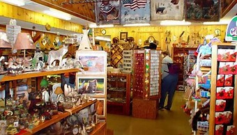 Pahaska Tepee Resort