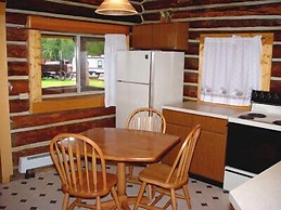 Pahaska Tepee Resort