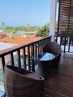 The Reef Hotel & Studios