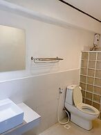 The Reef Hotel & Studios