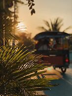 The Reef Hotel & Studios