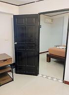 The Reef Hotel & Studios