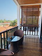 The Reef Hotel & Studios