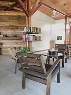 The Reef Hotel & Studios