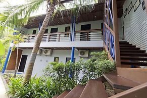 Baan Rawee Apartments