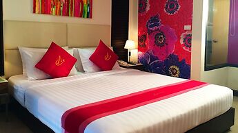 Ayara Grand Palace Hotel