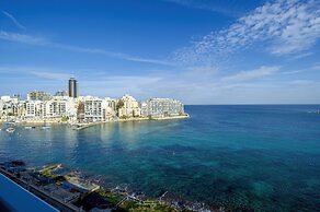 Spinola Bay Apartment by Getaways Malta