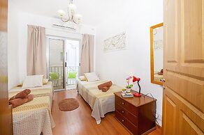 Spinola Bay Apartment by Getaways Malta