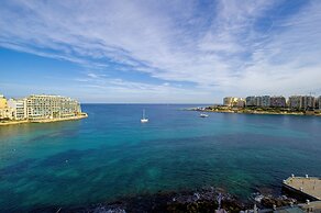 Spinola Bay Apartment by Getaways Malta
