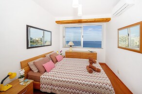 Spinola Bay Apartment by Getaways Malta