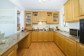 Spinola Bay Apartment by Getaways Malta