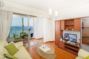 Spinola Bay Apartment by Getaways Malta