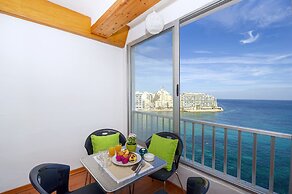 Spinola Bay Apartment by Getaways Malta