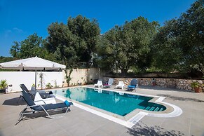 Koxyli Village Studios & Apartments