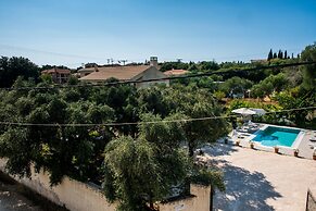 Koxyli Village Studios & Apartments