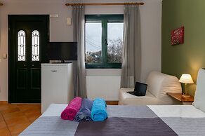 Koxyli Village Studios & Apartments