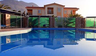 Monachus Monachus Apartments