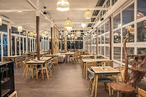 Jambuluwuk Oceano Resort Gili Trawangan