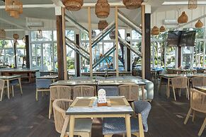 Jambuluwuk Oceano Resort Gili Trawangan