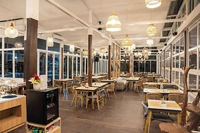 Jambuluwuk Oceano Resort Gili Trawangan