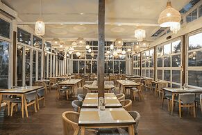 Jambuluwuk Oceano Resort Gili Trawangan