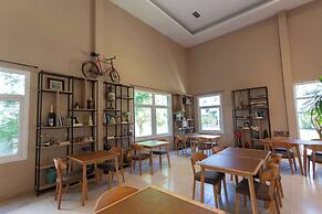 Howard Johnson by Wyndham Funes