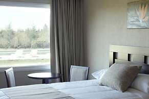 Howard Johnson by Wyndham Funes