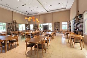 Howard Johnson by Wyndham Funes