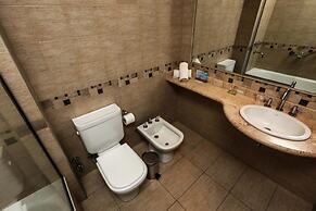 Howard Johnson by Wyndham Funes