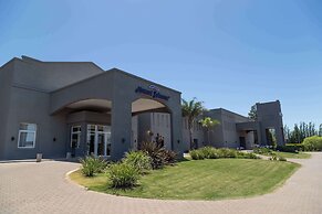 Howard Johnson by Wyndham Funes