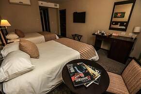 Howard Johnson by Wyndham Funes