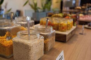 Howard Johnson by Wyndham Funes