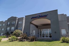 Howard Johnson by Wyndham Funes