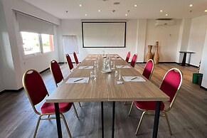 Howard Johnson by Wyndham Funes